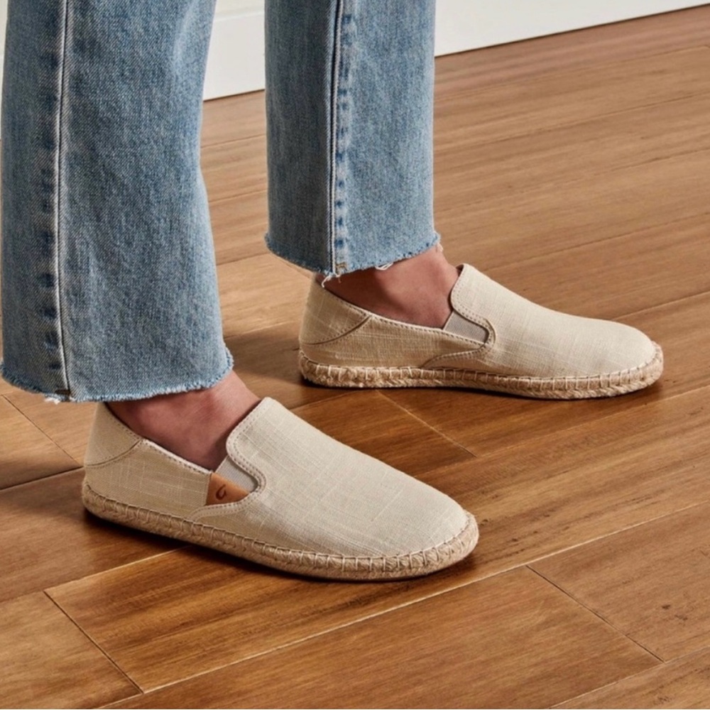 OluKai Cream Sneakers Casual Comfort